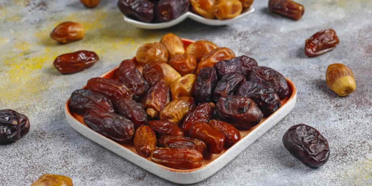 تصویر 2 از خرما مضافتی برنا بافت یکنواخت و طعم بی نظیر